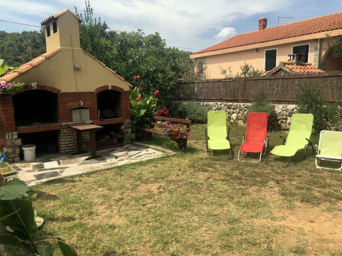 Guesthouse Vila Ruzmarin Ždrelac Exterior foto